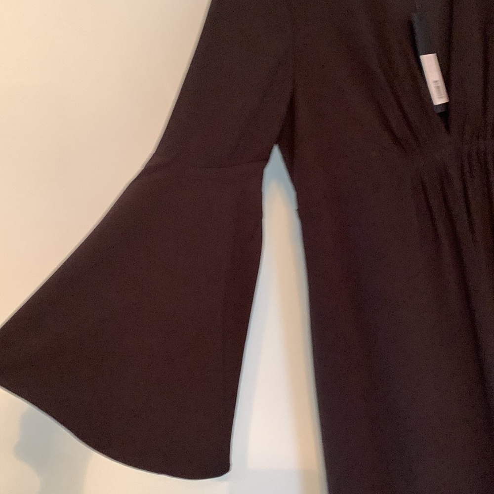 Halston Heritage low v neck, tuxedo mini dress. - Picture 5 of 6